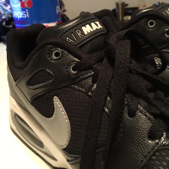 Nike Air Max. Black/Silver/White. Size 8 Women.