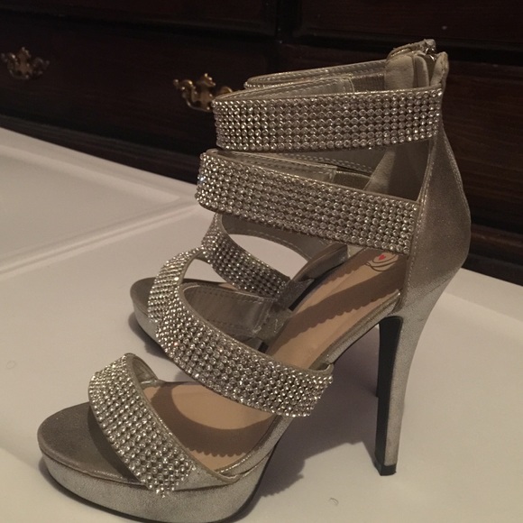 Cute formal high heels - Picture 3 of 3