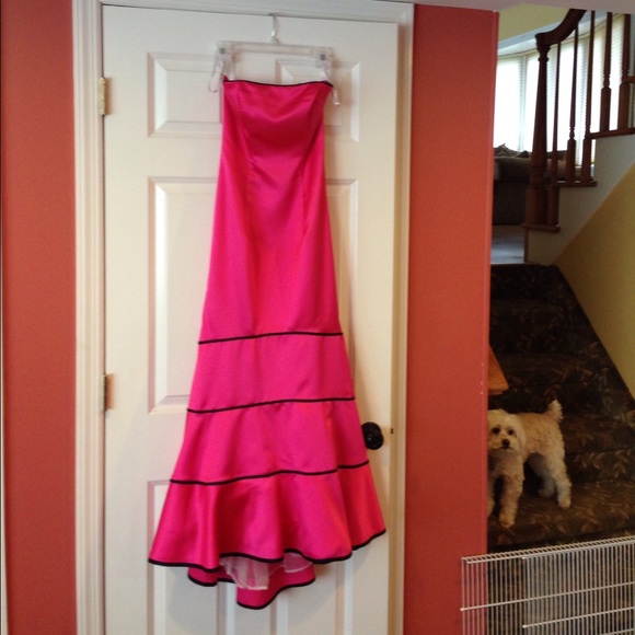 NWT Hot pink gown with black pipping