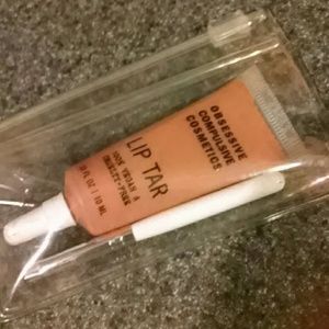 Obsessive compulsive cosmetics lip tar in zhdra