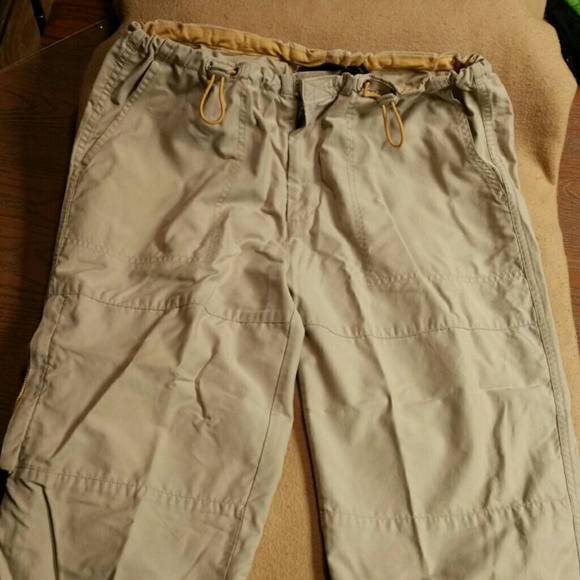 American Eagle khaki capris