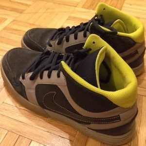 Men's size 9.5 Nike Lunarlon (black/gray/lime)