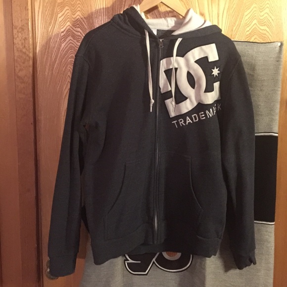 DC Jackets & Blazers - DC Sweatshirt Medium