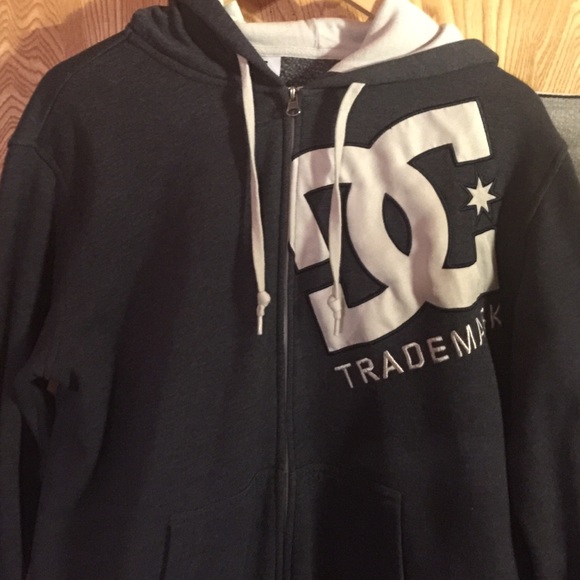DC Sweatshirt Medium - Picture 2 of 2