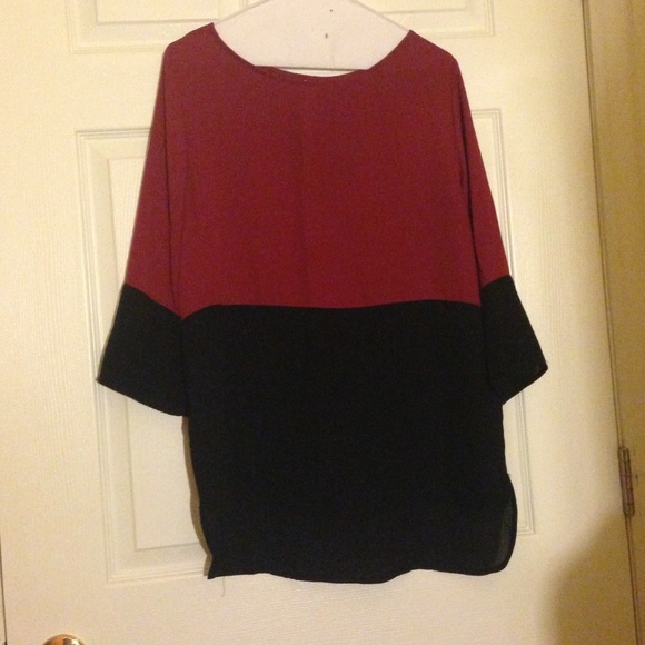 ❤Red/black top🎽 - Picture 2 of 2