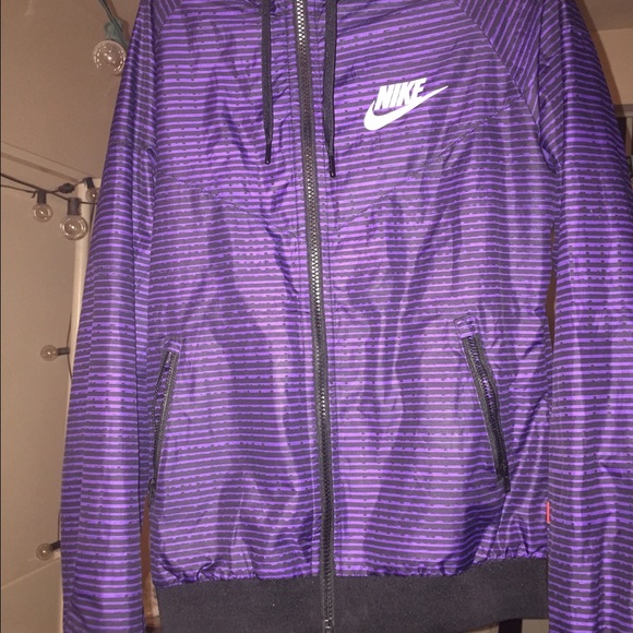 Nike Windbreaker - Picture 2 of 2
