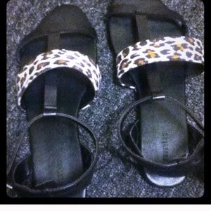 Forever 21 black & cheetah print sandals
