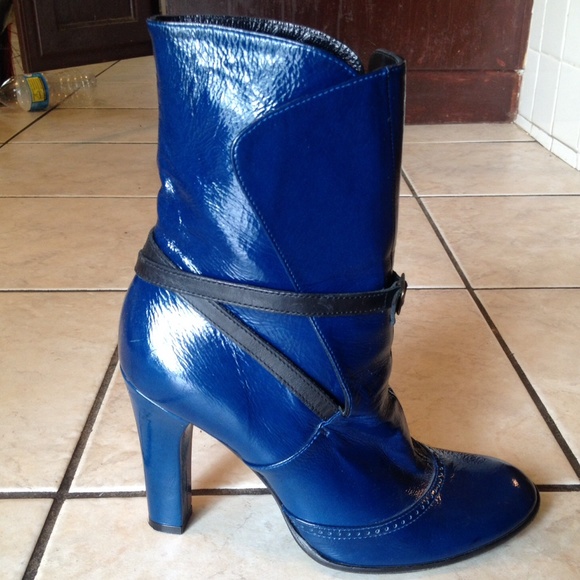 Marc Jacobs blue patent leather heel boots