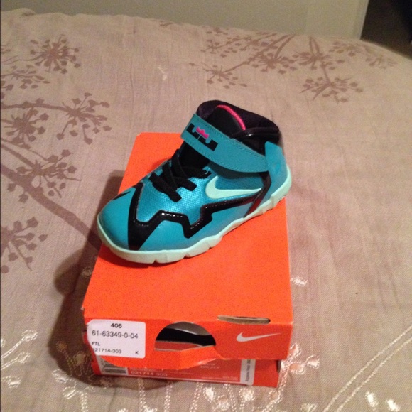 Size 7c Toddler Lebron XI sneakers.