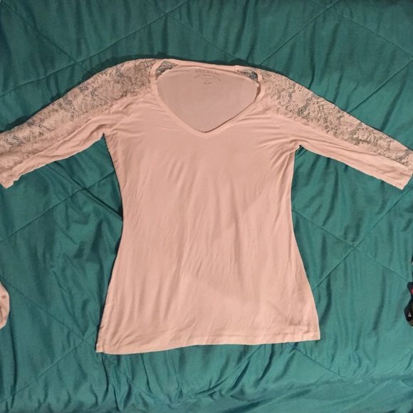 V-neck Lace Detail Blouse 👚