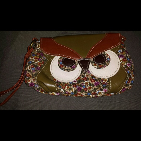 Small owl wristlet