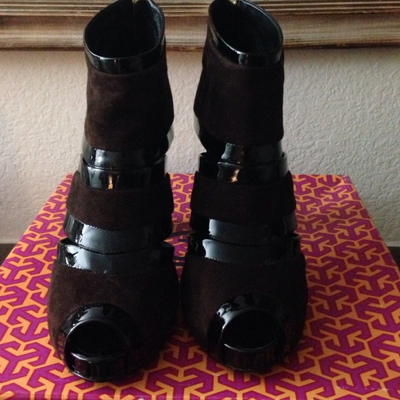 Tory Burch cut out bootie