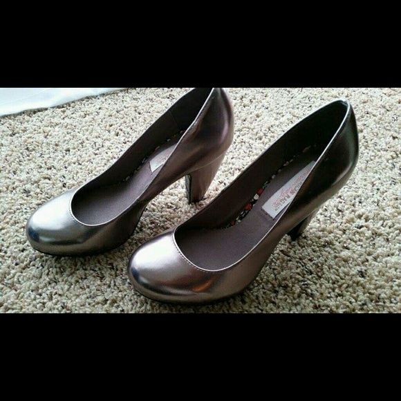 Super cute stylish heels