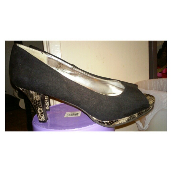 Snake print black high heels