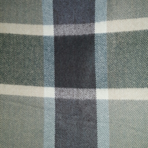 Brand new Cashmere scarf - Picture 4 of 4