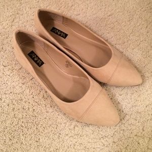 Brand NEW Beige Flats. Never Worn