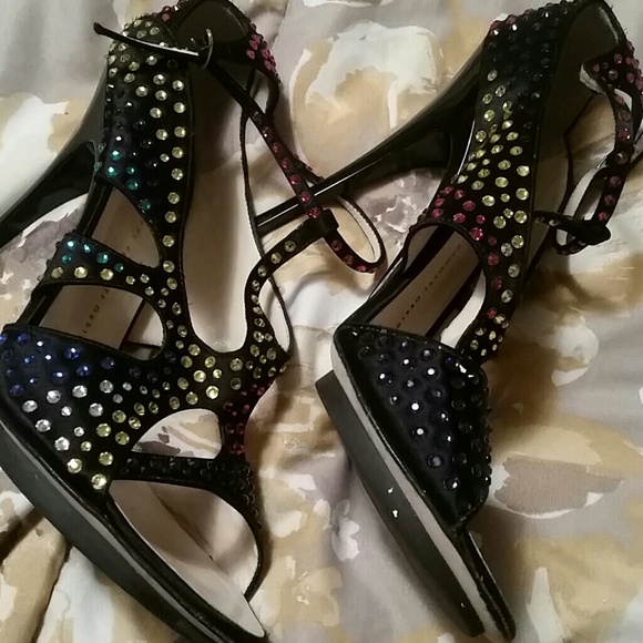 Shoes - Picture 2 of 4