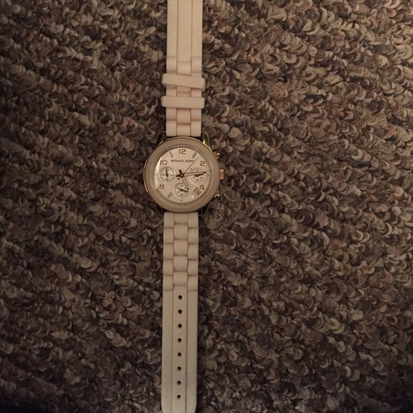Mk watch - Picture 3 of 3