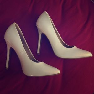 White High Heels 💐👰🏻👠💟 Bride? Spring?