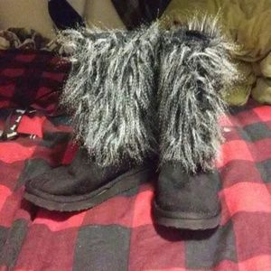 Soda fuzzy Ugg wannabes