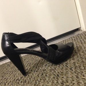 Rockport black heels with Adidas cushioning Rockport black heels with Adidas cushioning