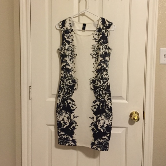 Tight fitting WINDSOR dress