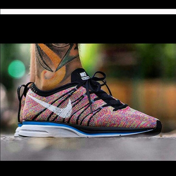 ISO-Not selling! Looking for these size 6 in women