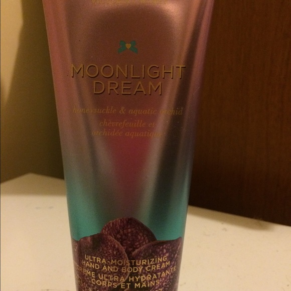 Victoria Secret Moonlight Dream cream