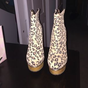 Leopard Betsy Johnson boots