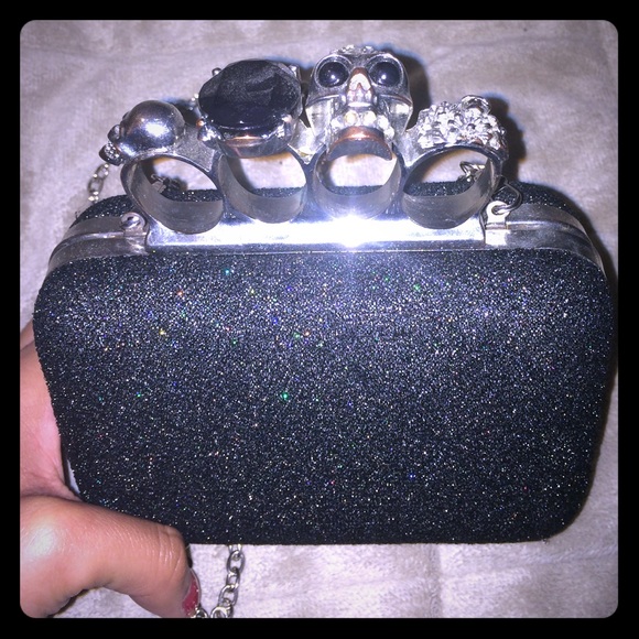 Skull Knuckle Clutch