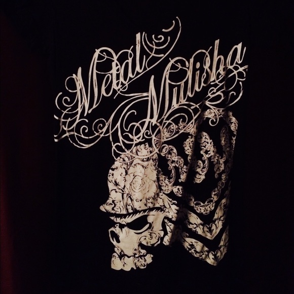 black metal mullisha v-neck