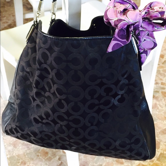 Black coach hand bag. Perfect condition!