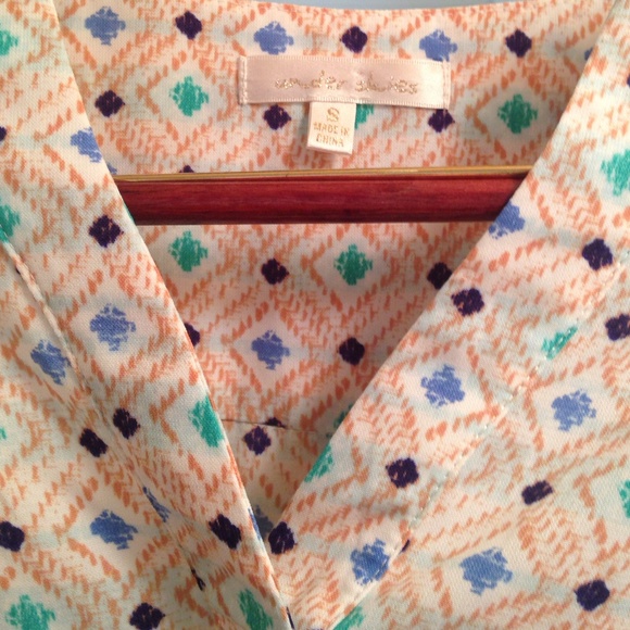 SOLD! Patterned blouse. small - Picture 2 of 3
