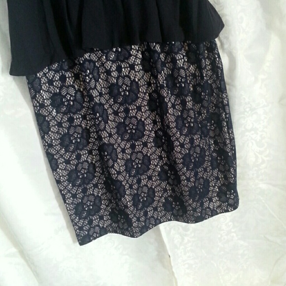 Navy and Nude Peplum Dress - Picture 3 of 4