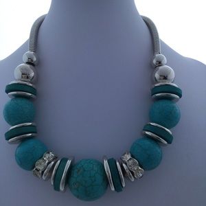 Turquoise silver tone necklace NWOT