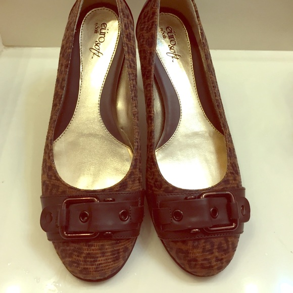 Sofft leopard print flats