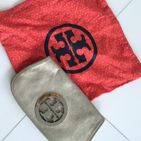 Silver Tory Burch clutch - Picture 1 of 4