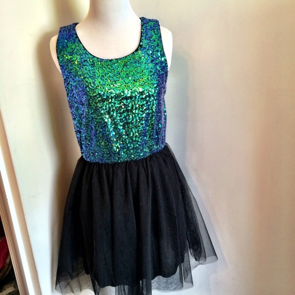 H&M Dresses & Skirts - H&M Teal/Black Sequin/Tulle Dress Size 8
