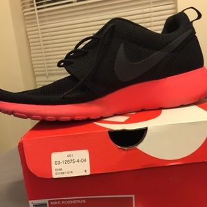 Nike roshe runs