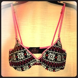 No Boundaries Snowflake Print Bra Top ~ NWT