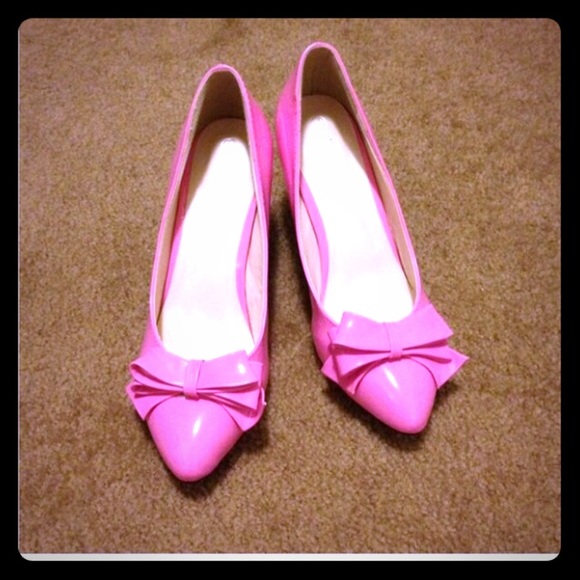 Pink bow heels