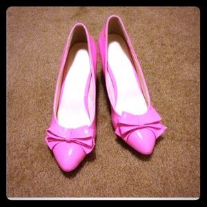 Pink bow heels
