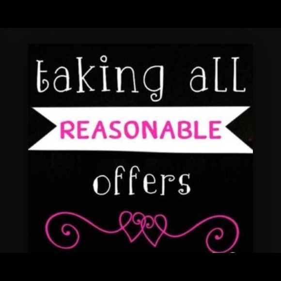 MAKE ME AN OFFER 💕😘