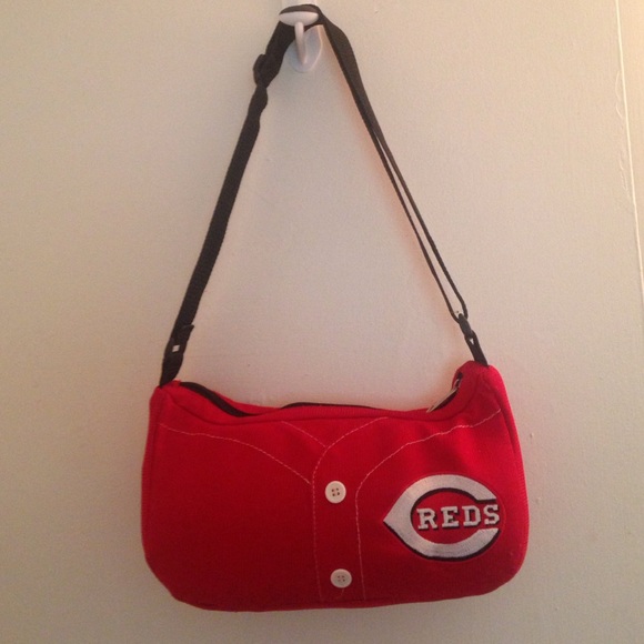 Women's red Cincinnati Reds handbag
