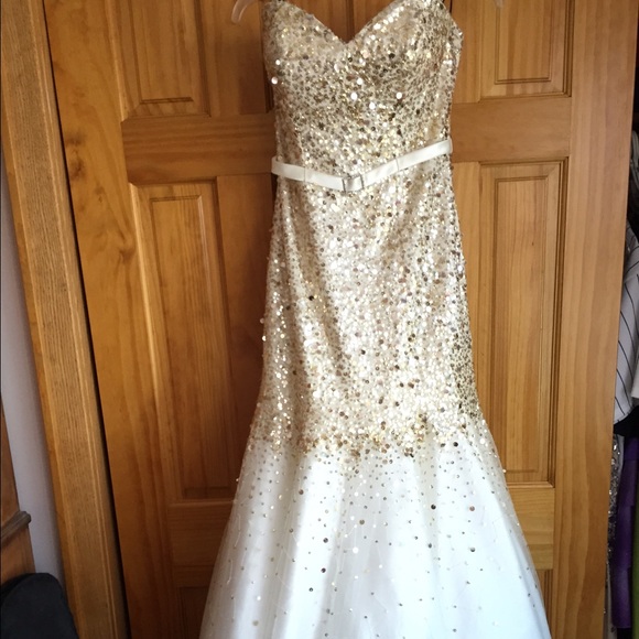 Camille La Vie prom dress