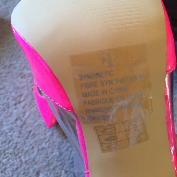 Express Heels - Picture 3 of 4