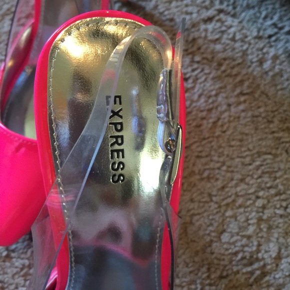 Express Heels - Picture 4 of 4