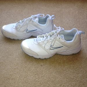 Nike Women's Walking tennis shoes