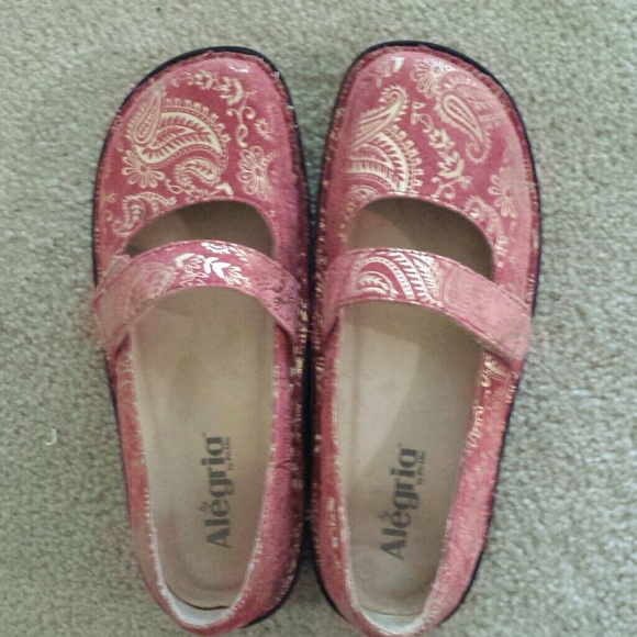 Alegria Coral & Gold Paisley Mary Jane Shoes