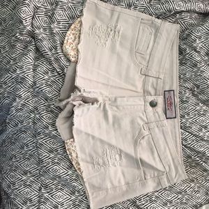 Neutral/ beige short shorts